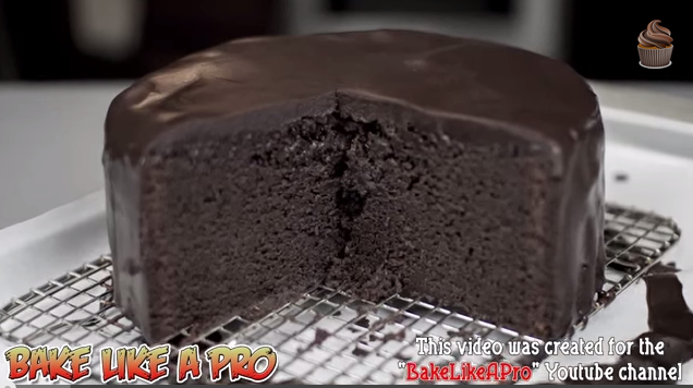 A Yummy Easy Chocolate Mud Cake Recipe By BakeLikeAPro