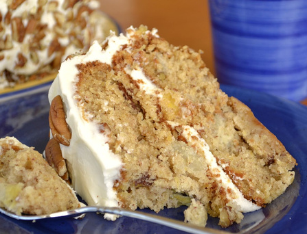 How To Make A Delicious Hummingbird Cake