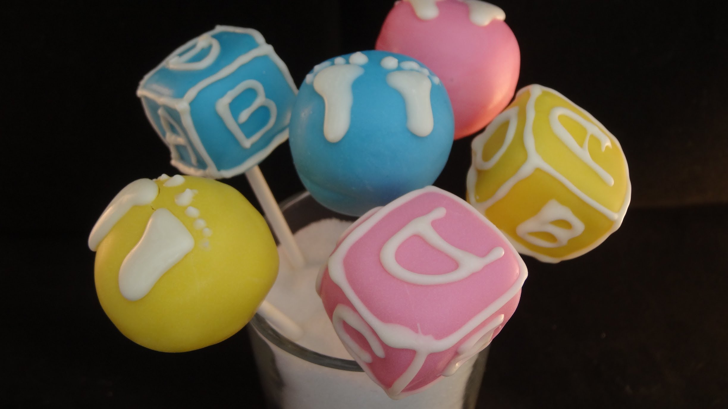 Fantastic Baby Shower Cakes In These Cake Pops