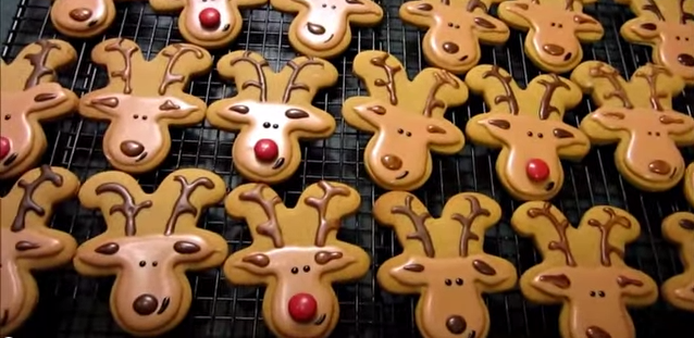 How To Make Fun Reindeer Cookies With Royal Icing And Using Gingerbread Man Cookies